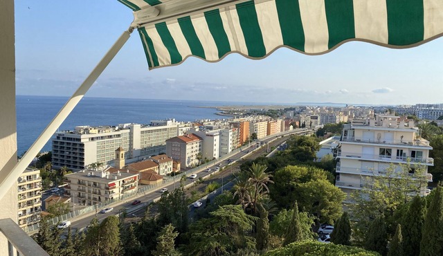 Cosy studio seaview behind promenade des anglais free parking Vue mer