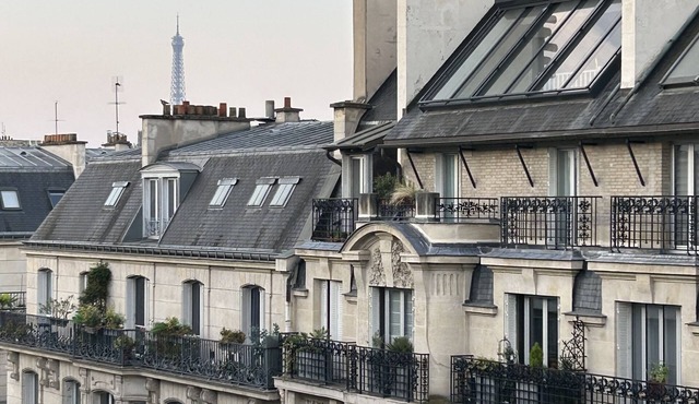 Cosy studio with Eiffel Tower view 4 people