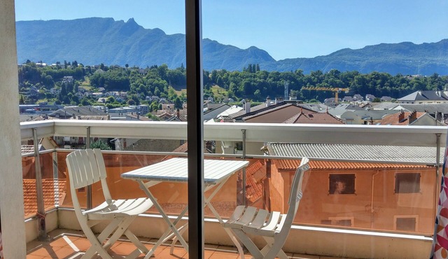 Cosy studio with a view, central & quiet area