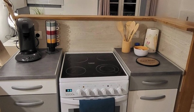 Cosy studio with mezzanine bed