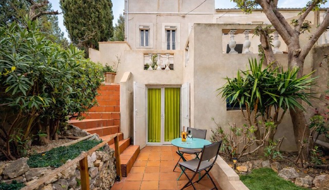 Cosy studio with terrace and garden VAUBAN 5 minutes from old port