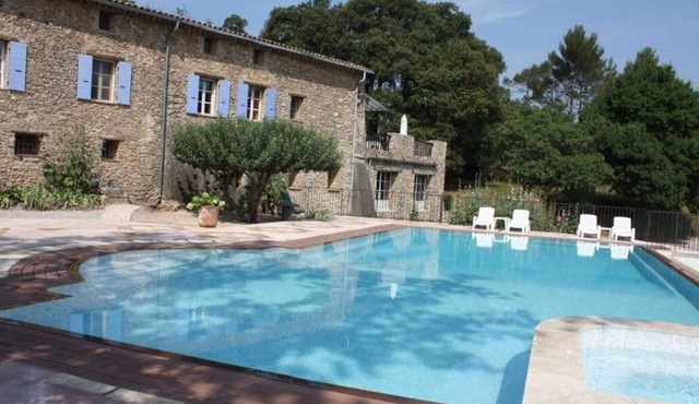 Cosy studo 2, detached in charming building, swimming pool in the middle of vineyards