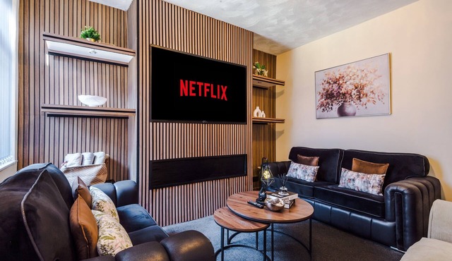 Cosy & Stylish 3-Bedroom Home Near Etihad Stadium & Coop Live Arena