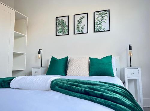 Cosy & Stylish - Boho 2 bed flat with Garden