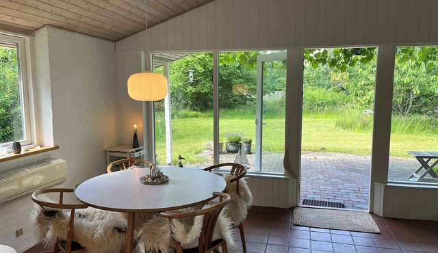 Cosy Summer Cottage glose to sandy Beach!