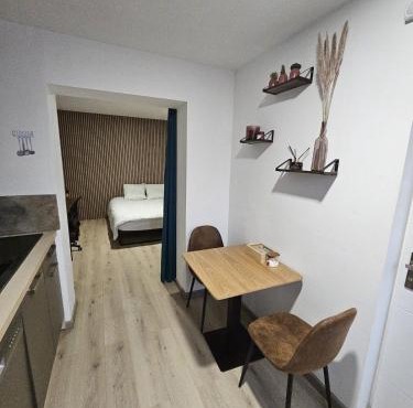 Cosy T1 au 14B avec Climatisation et Parking