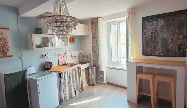 Cosy T2 apartment with river view, sleeps 2