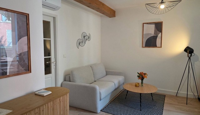 Cosy T2 Apartment in Aubenas with Wi-Fi and Air Conditioning