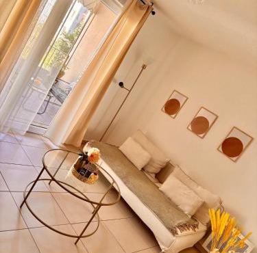 Cosy T2 neuf avec balcon Tram L5 au pied de la résidence Centre & plages