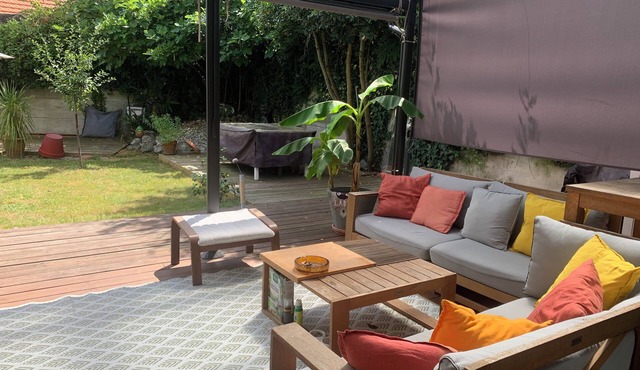 Cosy two bedrooms appartement with private garden! Pétanque, Bbq and chill!