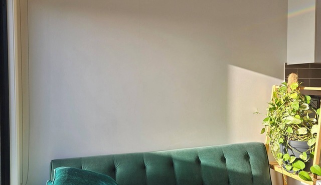 Cosy unit in Airport West