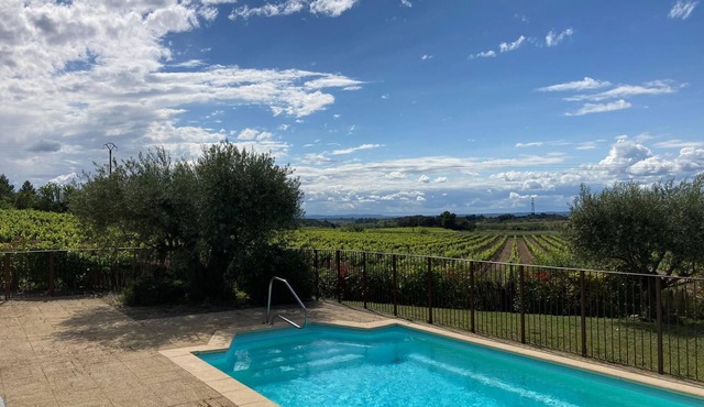 Cosy villa with pool