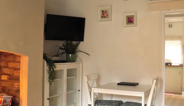 Cosy Victorian Cottage North Shropshire near Castle Free Parking Ideal for 2