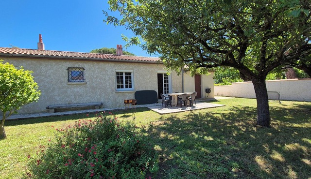 Cosy villa, 6 pers, 800m from the beach, large garden