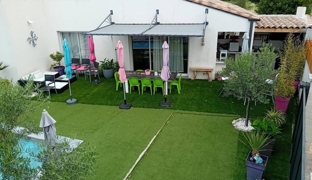 Cosy villa in a cul-de-sac, not overlooked.
