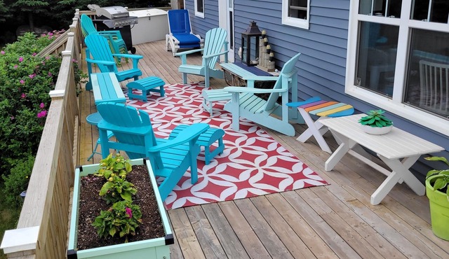 Cosy well equipped Cottage minutes walk to Thundercove Beach.