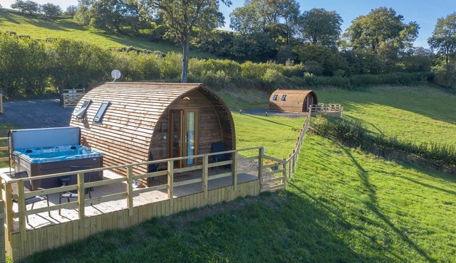 Cosy Welsh Cabin with Incredible Views