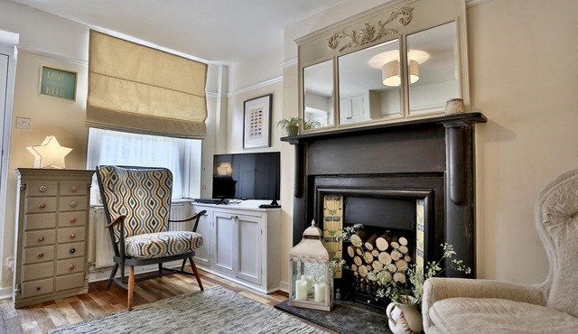 Cosy Welsh Cottage - 1 min walk from town centre