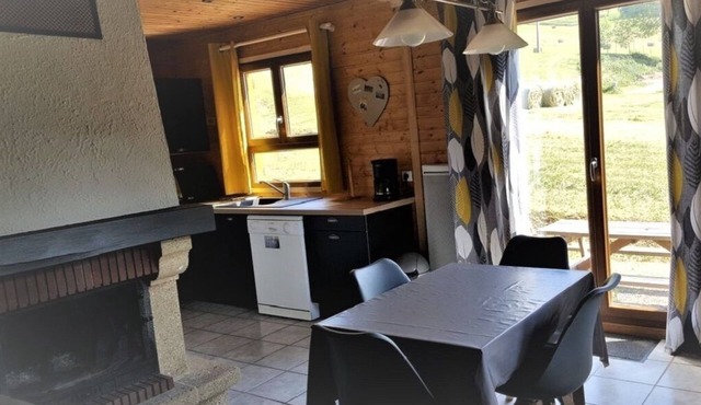 Cosy wooden chalet classified as furnished holiday accommodation