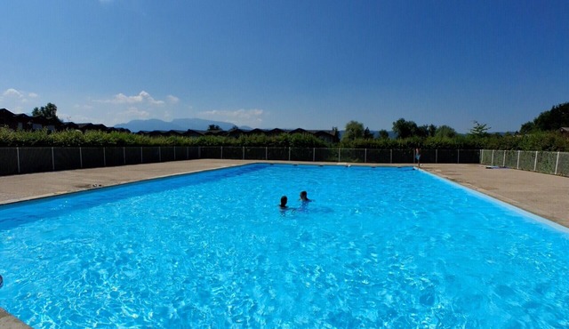 CosyMontBlanc apartment in residence with swimming pool, between lakes and mountains.