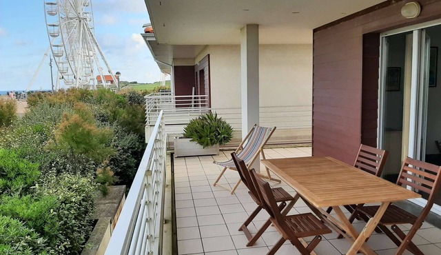 COTE 210 Apartment 2 bedrooms , very close to the beach and town center WIFI