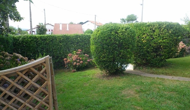 COTE BASQUE BIDART Apt, terrace, gardin, BBQ, Surf, near beach, all shops