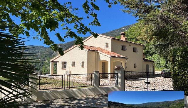 Côte 'd Azur - Beautiful villa with private pool and magnificent views