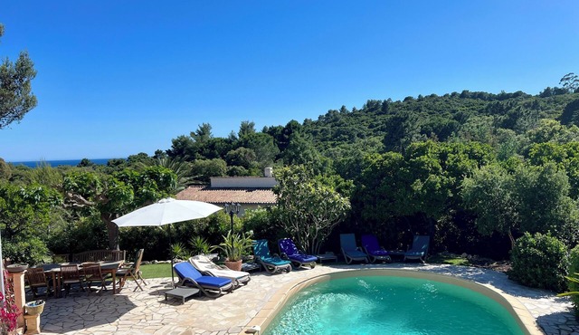 Cote d'Azur, La Croix Valmer Golf de St Tropez, Villa with pool & sea view
