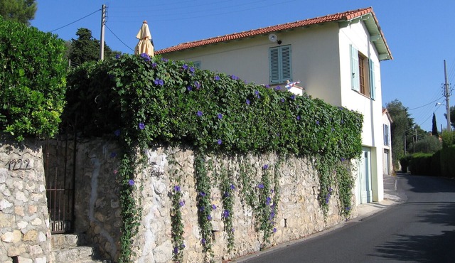 Côte d'Azur - Near Cannes, detached, charming holiday home with sea views