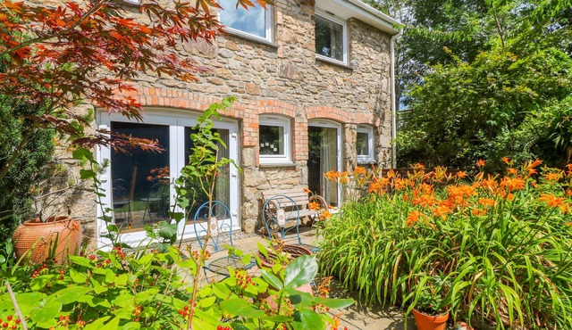COTH SKYBER, pet friendly, character holiday cottage in Hayle