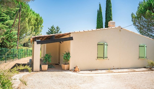 Cotignac en famille - the perfect setting for your vacation