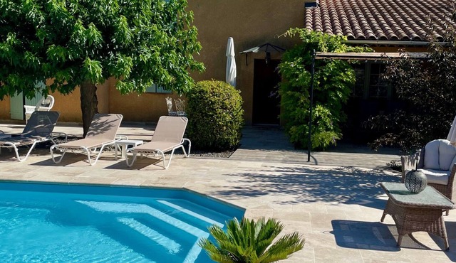 Cotignac Wonderful Air Conditioned Provencal Villa with pool and mature gardens