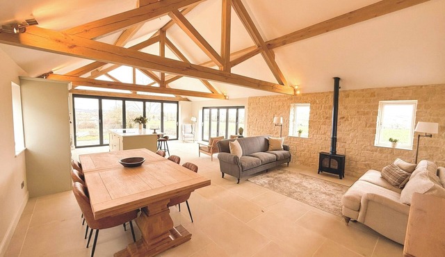Cotswold Barn | 360° Views | Peaceful Escape