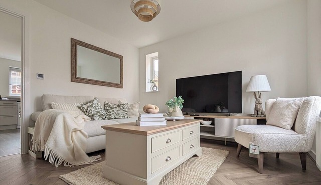 Cotswold Green, Sleeps 5 with Free ev Charge