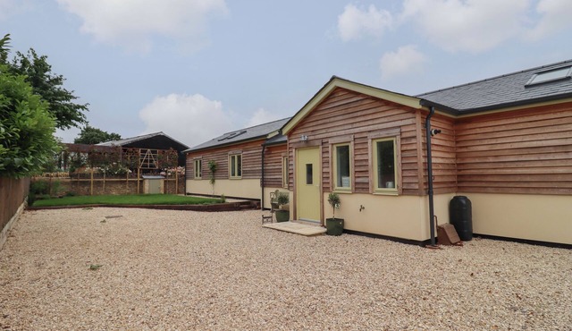 COTSWOLD VIEW, family friendly in Shipton Under Wychwood