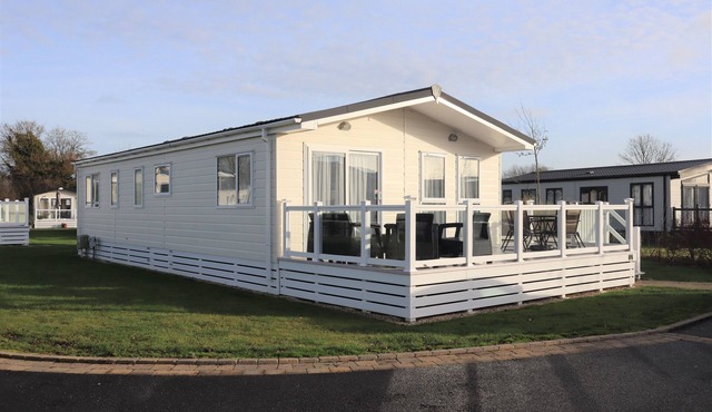 Cotswold water park, Hoburne cotswolds luxury lodge.