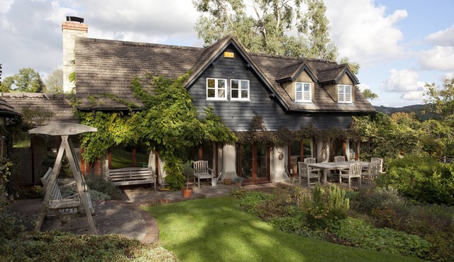 Cotswolds Heavenly Easter Treat