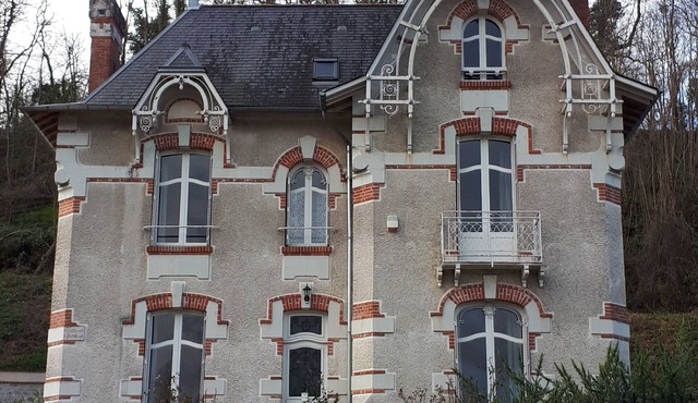 Cottage overlooking Loire