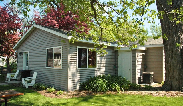 Cottage 1 on Beautiful Fox Lake!