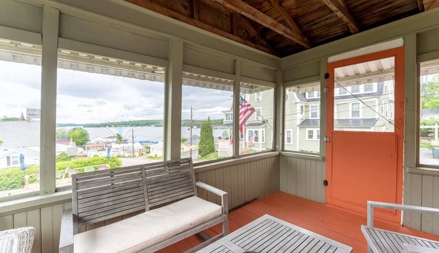 Cottage 1 Summary: Th