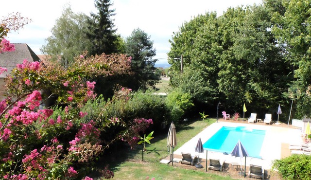 Cottage 10 people in a park with swimming pool