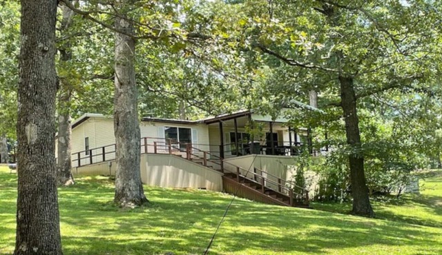 Cottage 11 · Lakeview home on Kentucky Lake - Sleeps 12 - Pet Friendly!