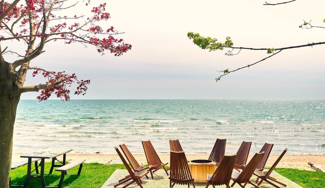 Cottage 14: Beachfront Cottage Escape