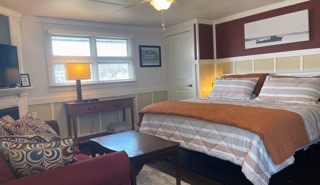Cottage 1A-Charming 1-bedroom cottage on the water, minutes from St Michaels MD