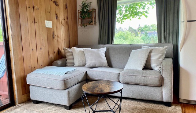 Cottage #2 - 2 bedroom - family & pet friendly!