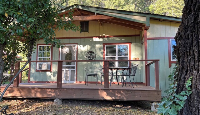 cottage 2. 2 bedrooms, 2 bathrooms, full kitchen and front porch