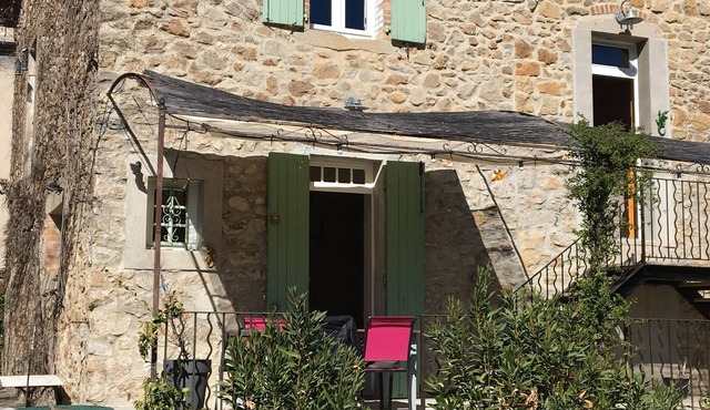 Cottage 2-3 persons in a charming house in the heart of a sunny haven