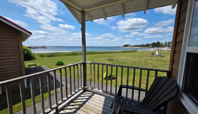 Cottage #2 Hunts Point Beach Cottages - 2 bedrooms