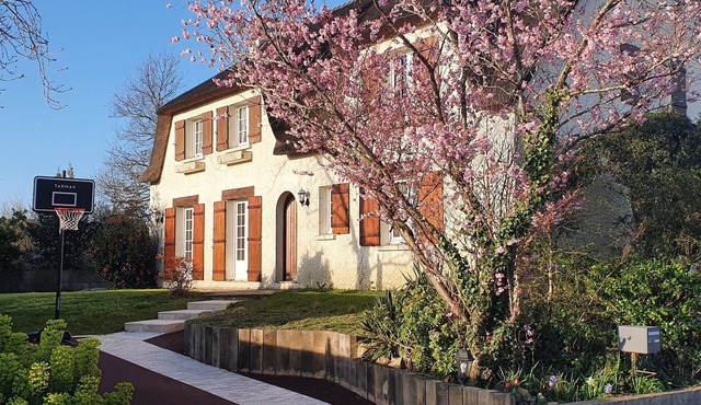 Cottage 250 m2 12 pers 200m from the sea, next to pornichet