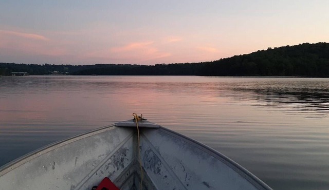 Cottage #2Mesmerizing View of Bull Shoals Lake large studio